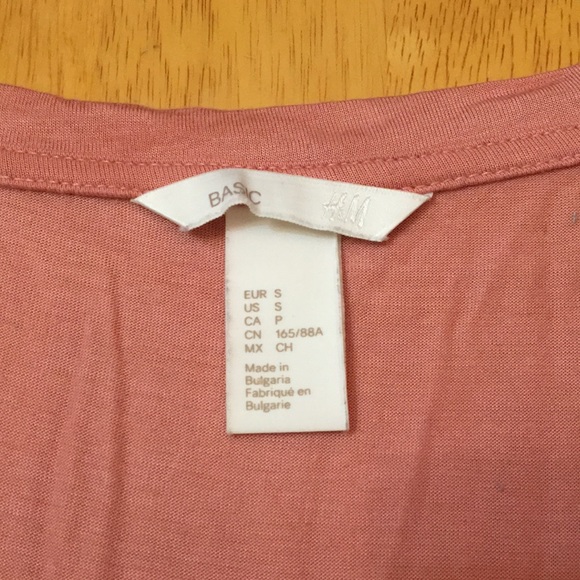 (H&M) basic tee - Picture 2 of 3